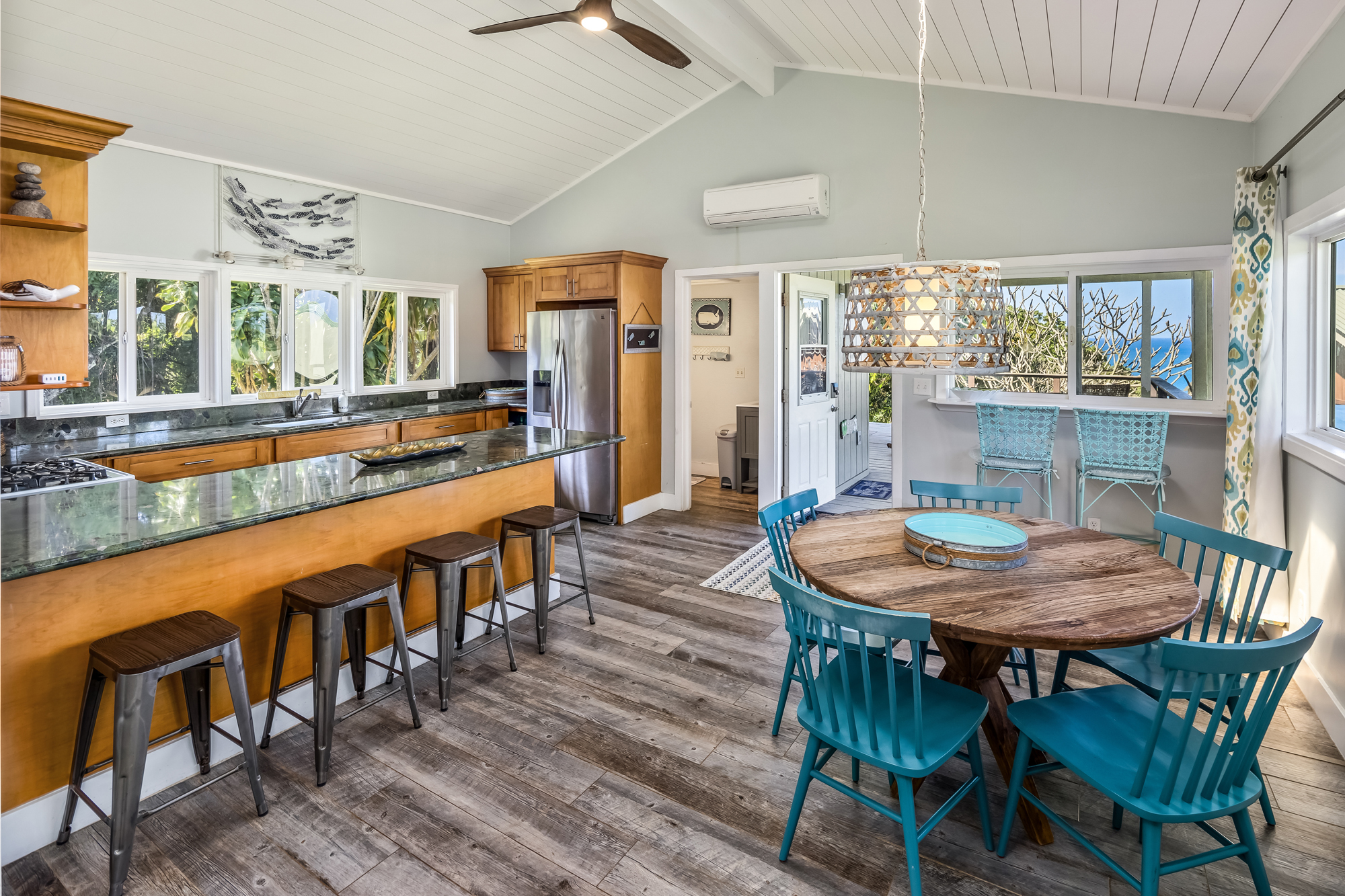 The Cottage guest house photo 6 at Oahu Whale House